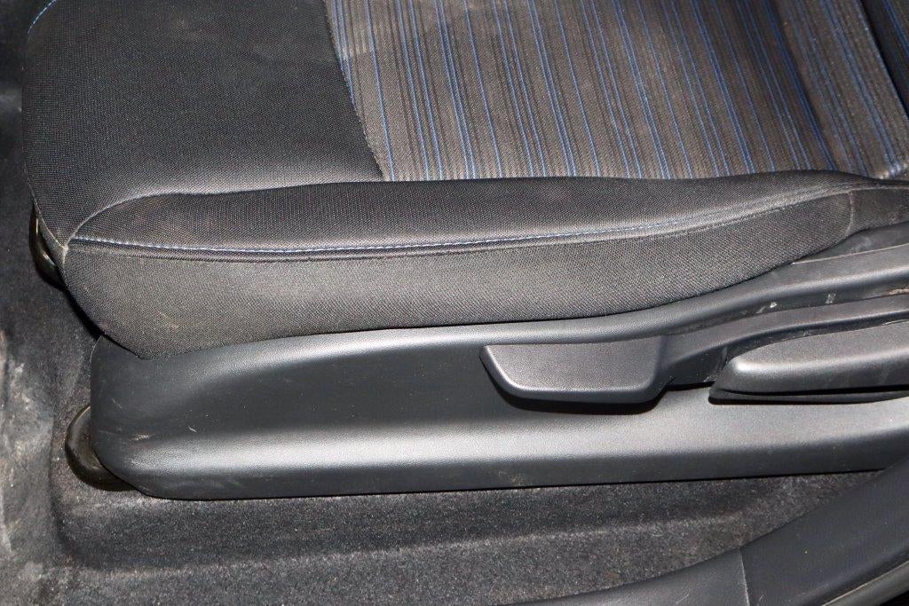 2025 Nissan LEAF S