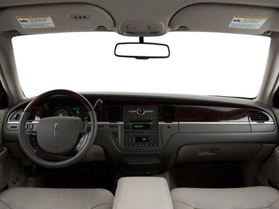 2011 Lincoln Town Car Signature Limited