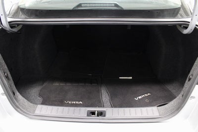 2023 Nissan Versa SR