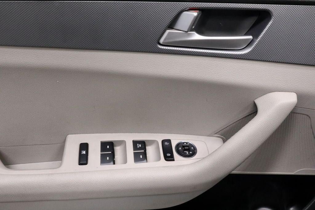 2017 Hyundai SONATA SE