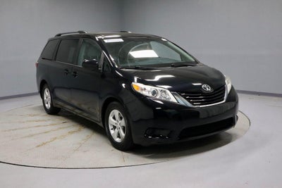 2016 Toyota Sienna LE