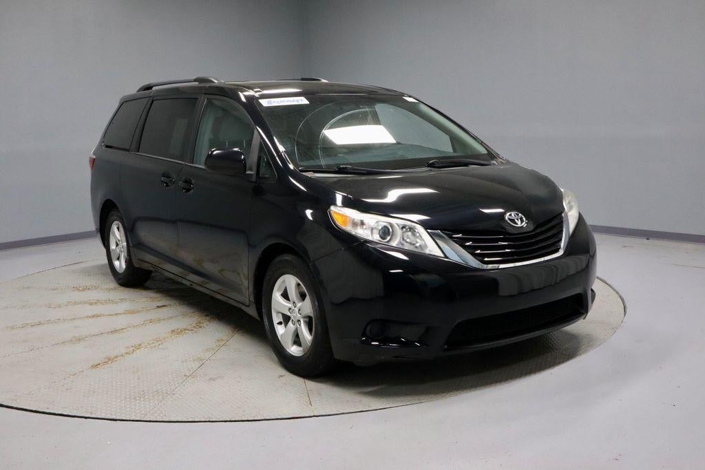 2016 Toyota Sienna LE