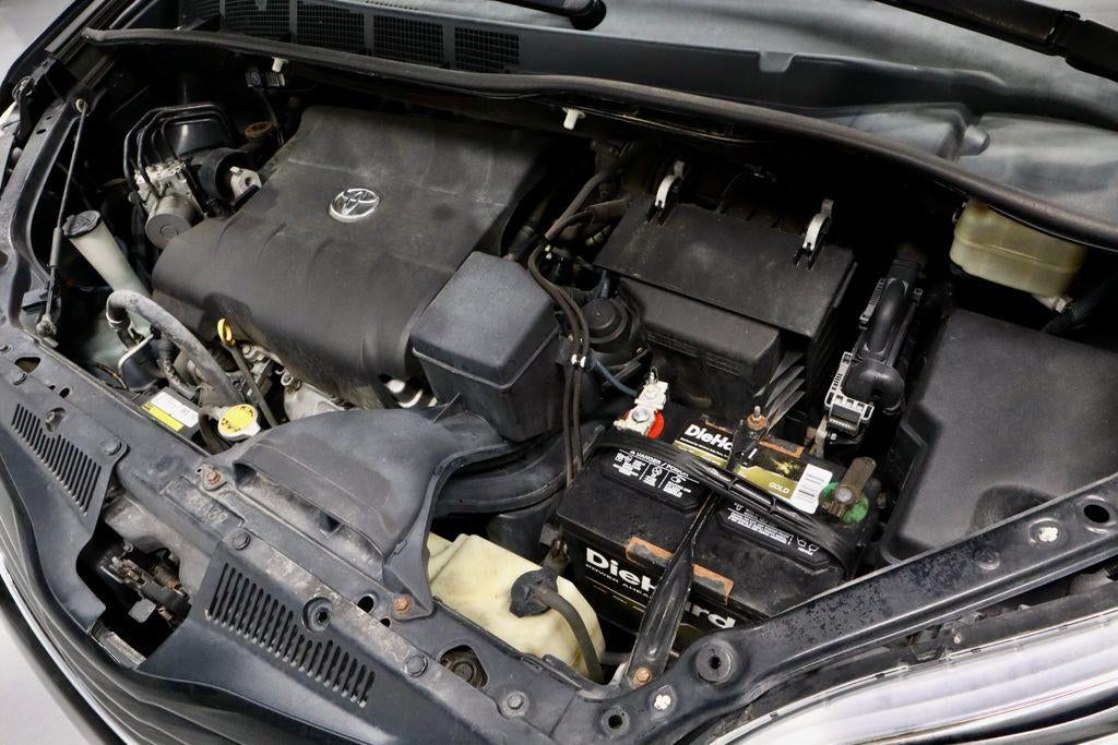 2016 Toyota Sienna LE