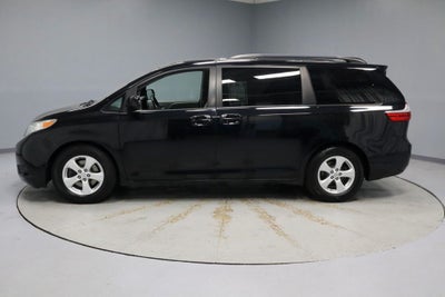 2016 Toyota Sienna LE