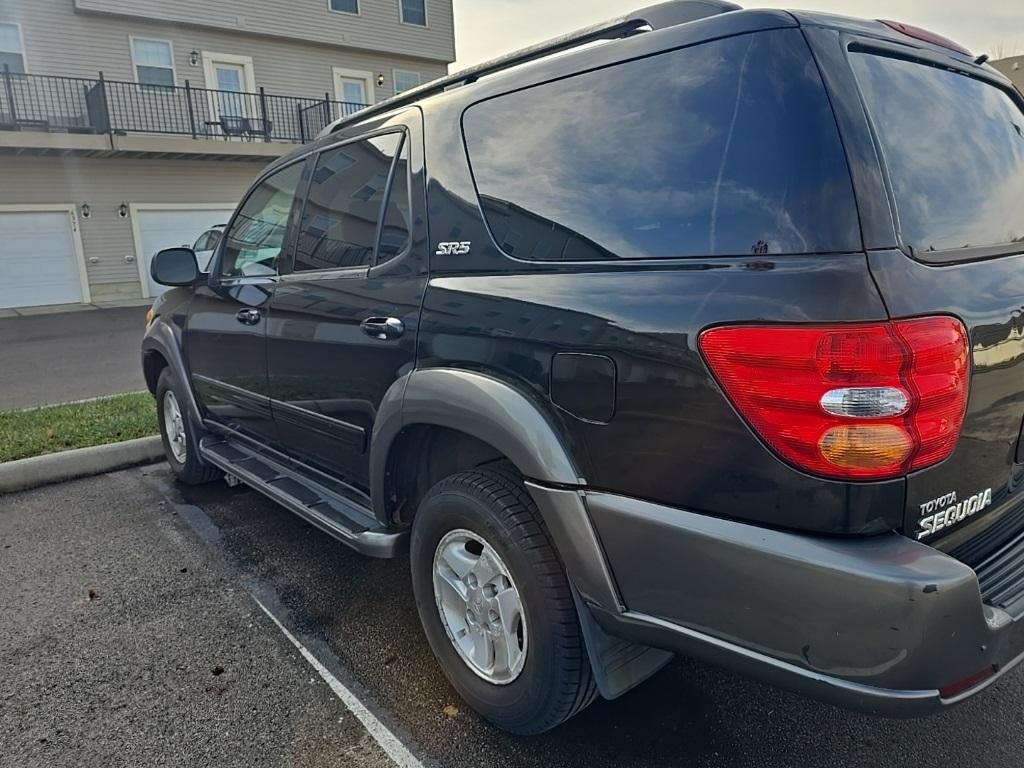 2004 Toyota Sequoia SR5