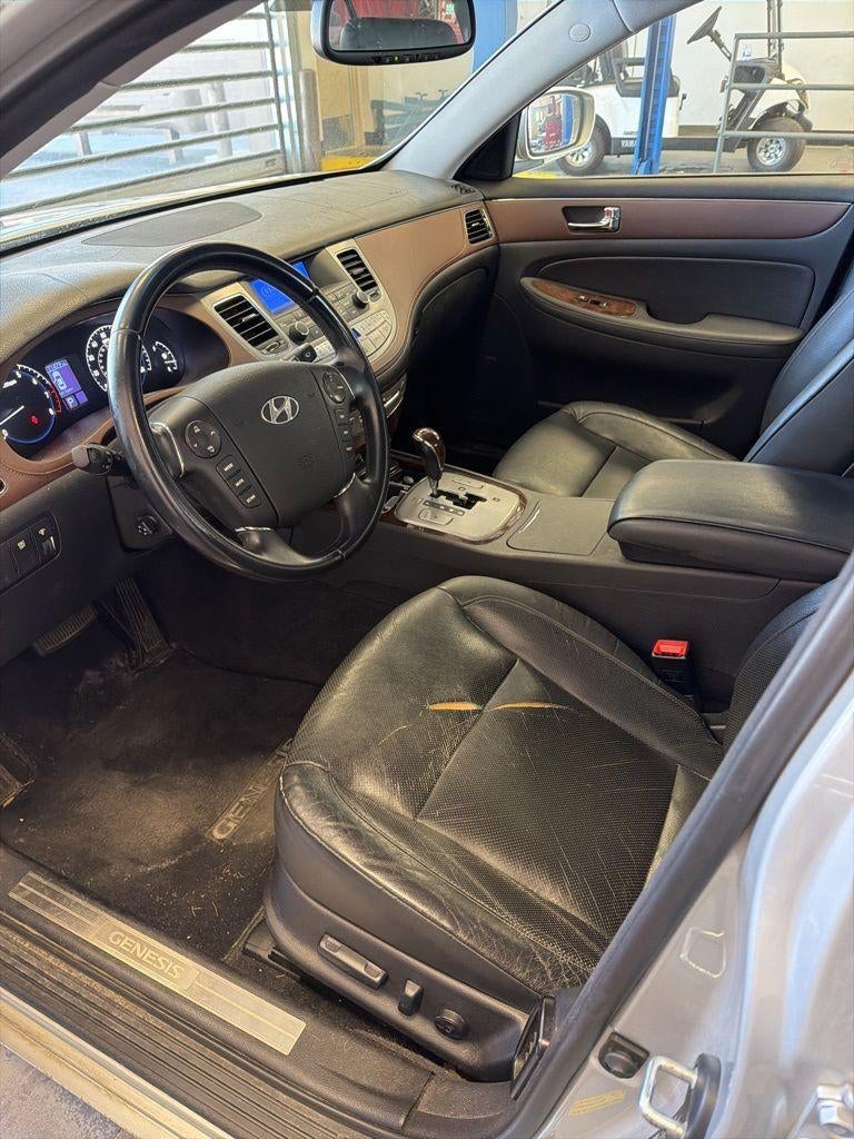 2009 Hyundai GENESIS Base