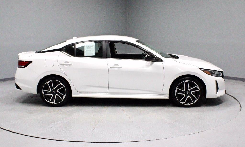 2025 Nissan Sentra SR CVT