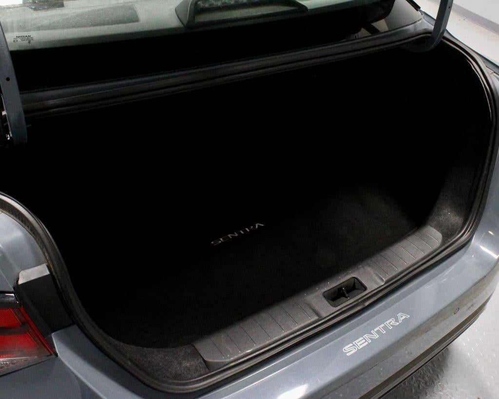2025 Nissan Sentra SR CVT
