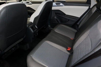 2025 Volkswagen Taos SE 4MOTION