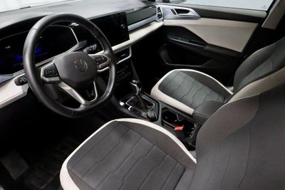 2025 Volkswagen Taos SE 4MOTION