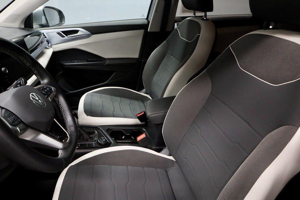 2025 Volkswagen Taos SE 4MOTION