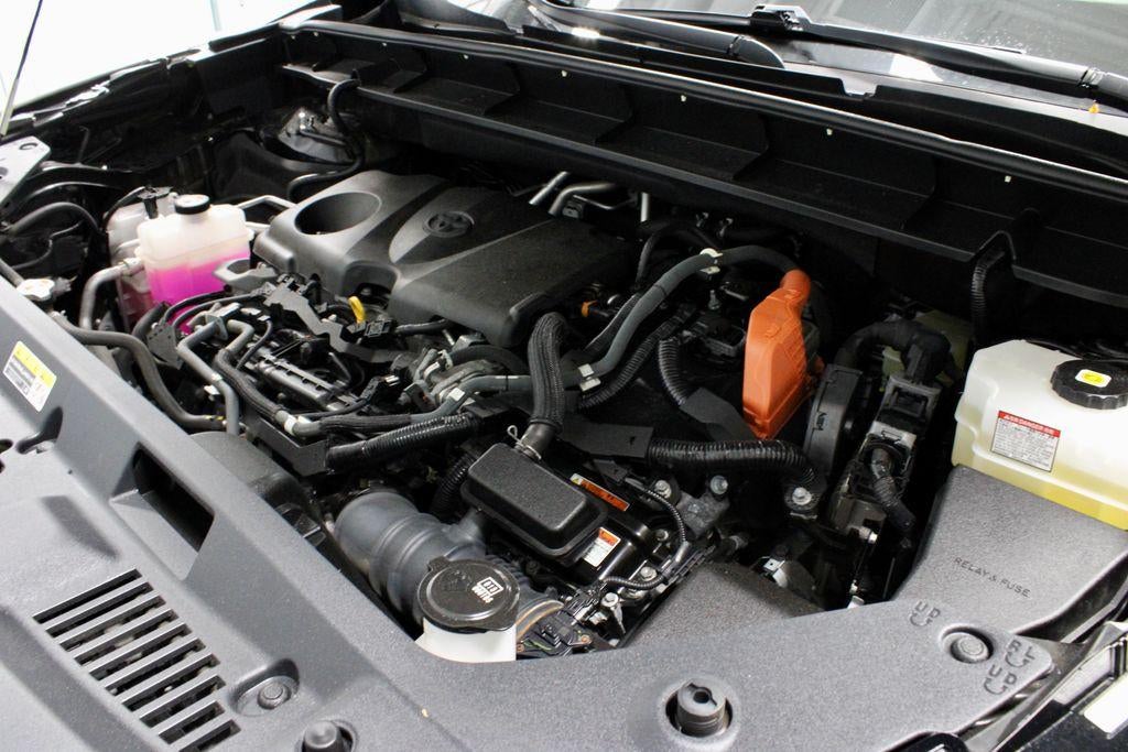 2022 Toyota Highlander Hybrid LE AWD (Natl)
