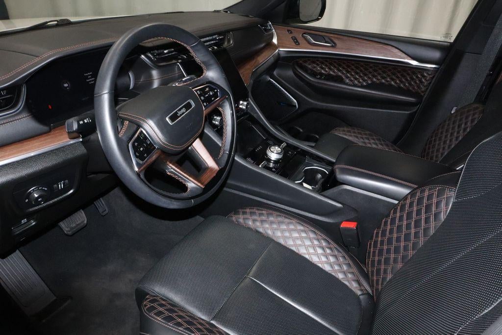 2023 Jeep Grand Cherokee Summit