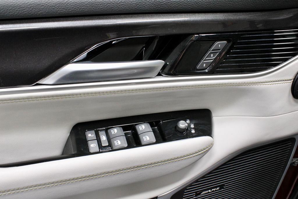 2024 Jeep Wagoneer Base