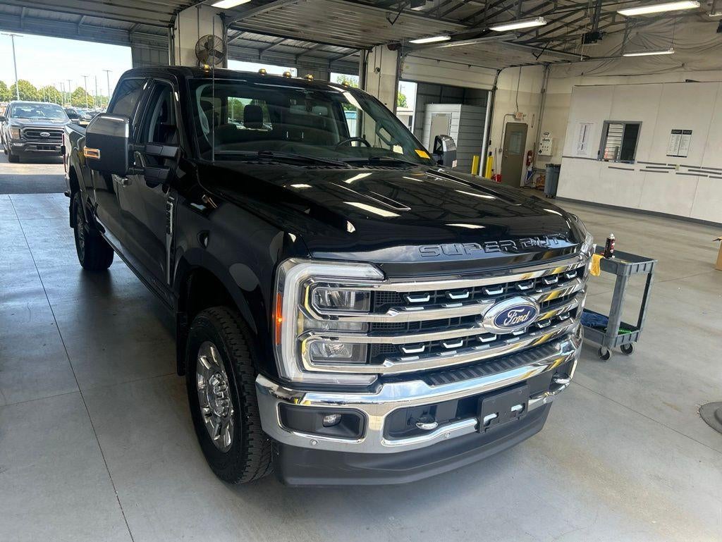 2023 Ford Super Duty F-250 SRW Lariat