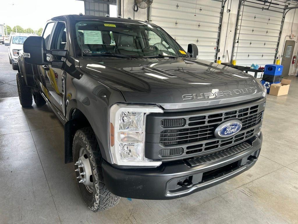 2025 Ford Super Duty F-350 DRW XL