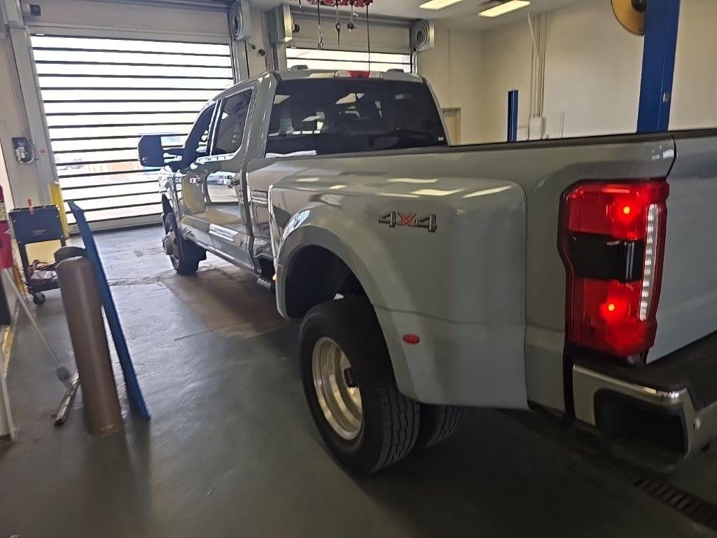 2024 Ford Super Duty F-350 DRW Lariat