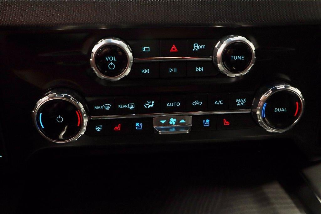 2025 Ford Super Duty F-350 DRW Platinum