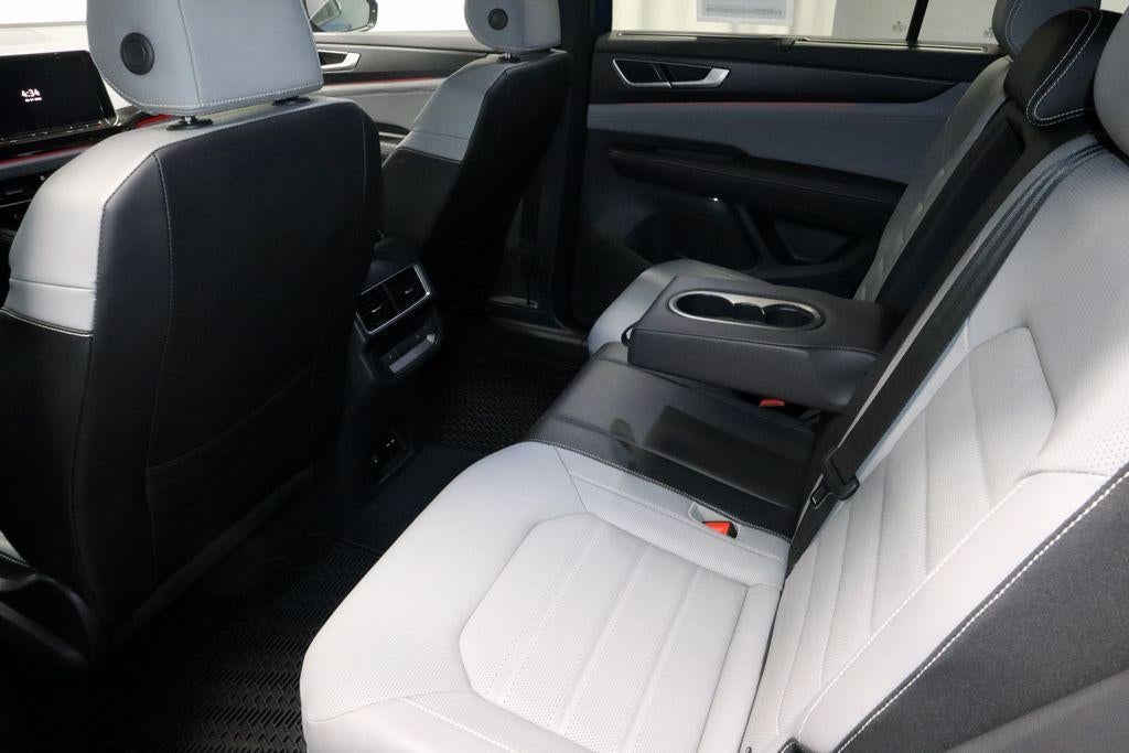 2025 Volkswagen Atlas Cross Sport 2.0T SEL R-Line Black