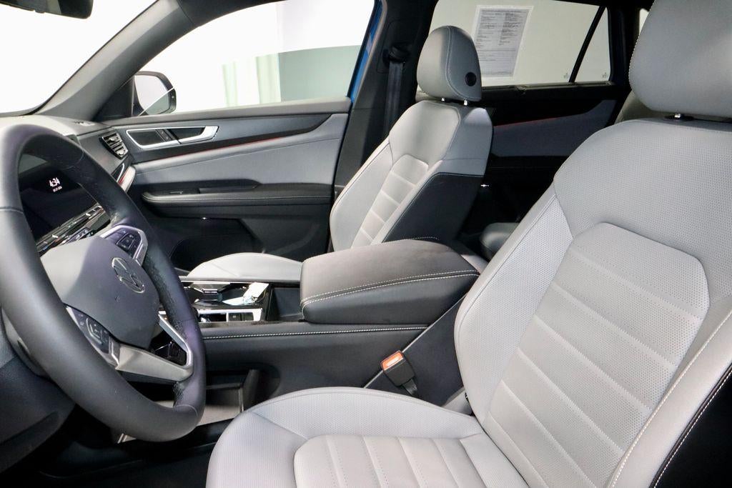 2025 Volkswagen Atlas Cross Sport 2.0T SEL R-Line Black