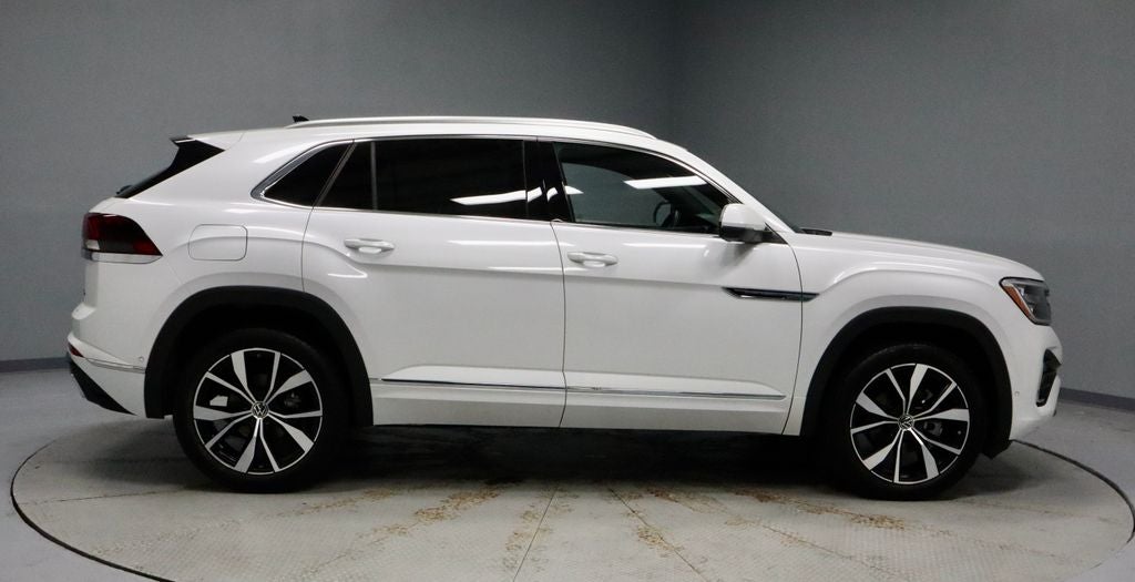 2025 Volkswagen Atlas Cross Sport 2.0T SEL Premium R-Line