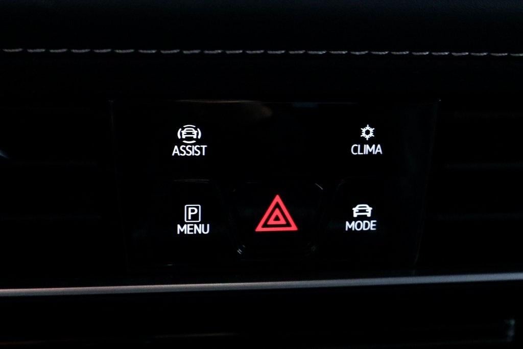 2025 Volkswagen Atlas Cross Sport 2.0T SE w/Technology