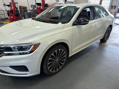 2022 Volkswagen Passat 2.0T Limited Edition