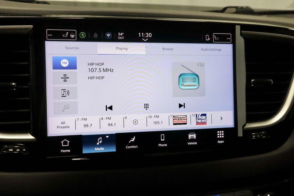 2025 Chrysler Pacifica Select