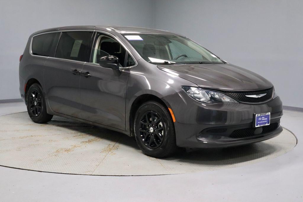 2023 Chrysler Voyager LX