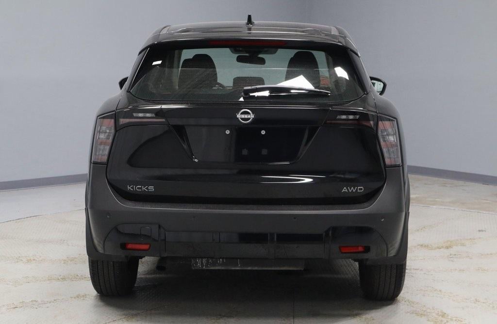 2025 Nissan Kicks S