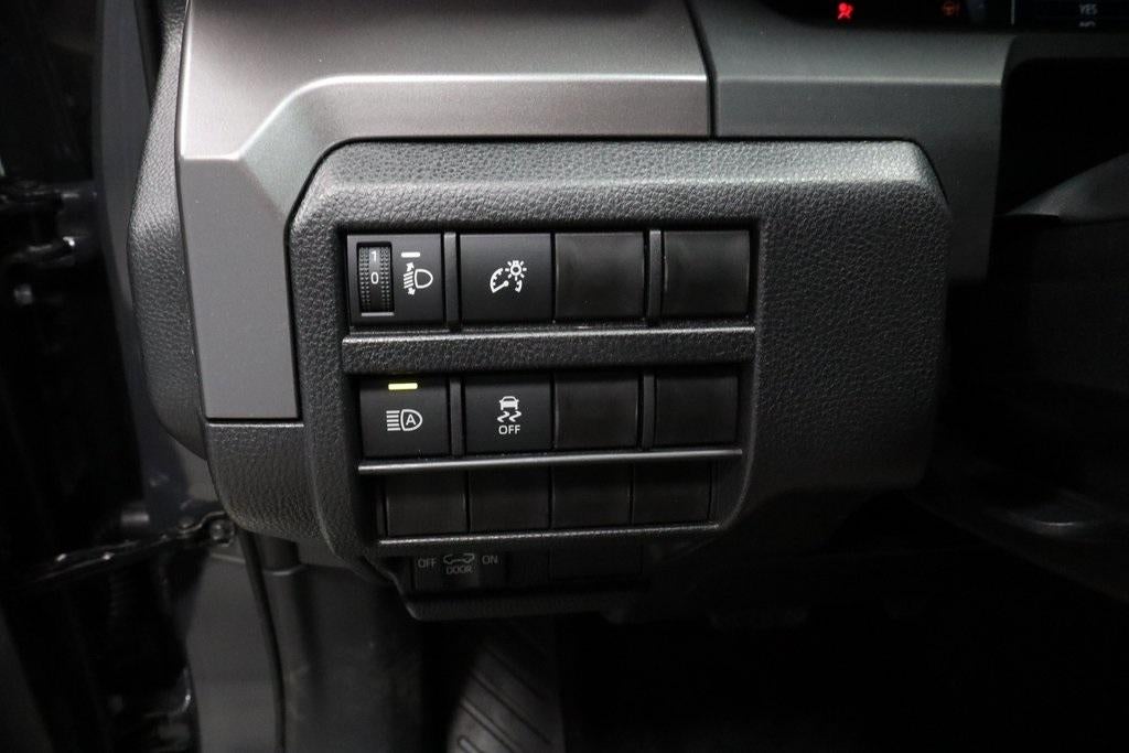 2025 Toyota Tacoma 4WD SR5