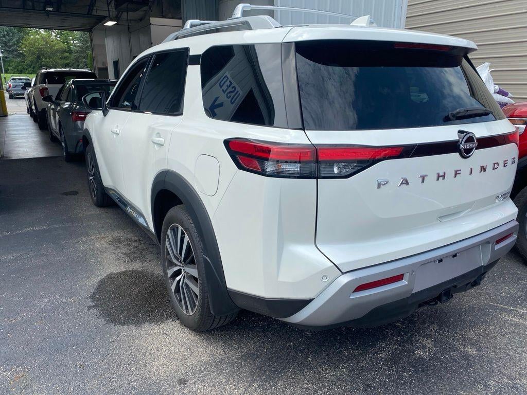 2024 Nissan Pathfinder Platinum