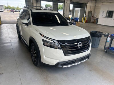 2024 Nissan Pathfinder Platinum