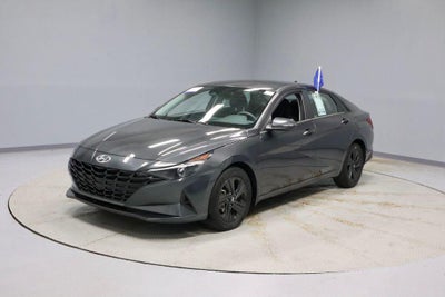 2022 Hyundai ELANTRA SEL