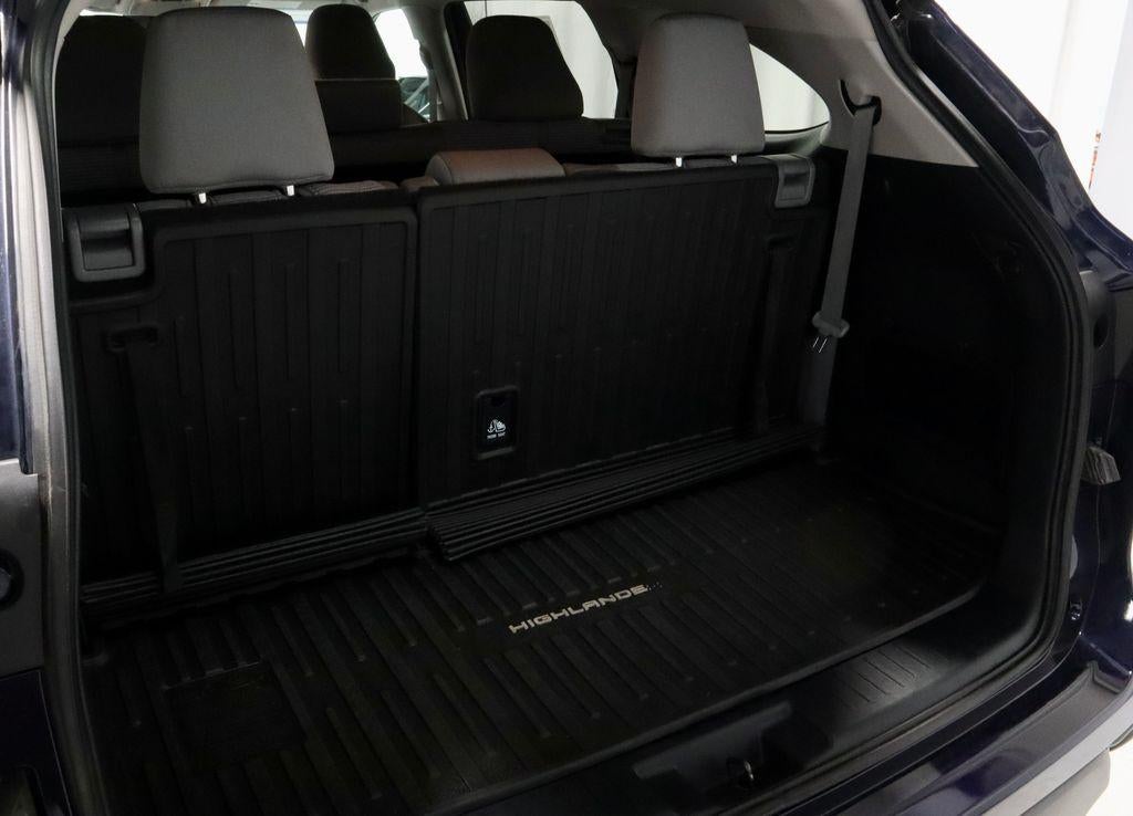 2020 Toyota Highlander LE
