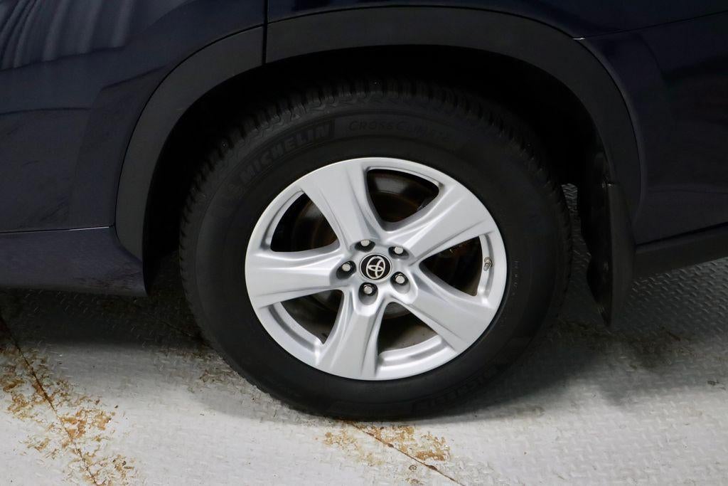 2020 Toyota Highlander LE