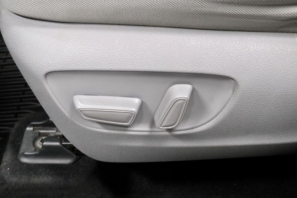 2020 Toyota Highlander LE