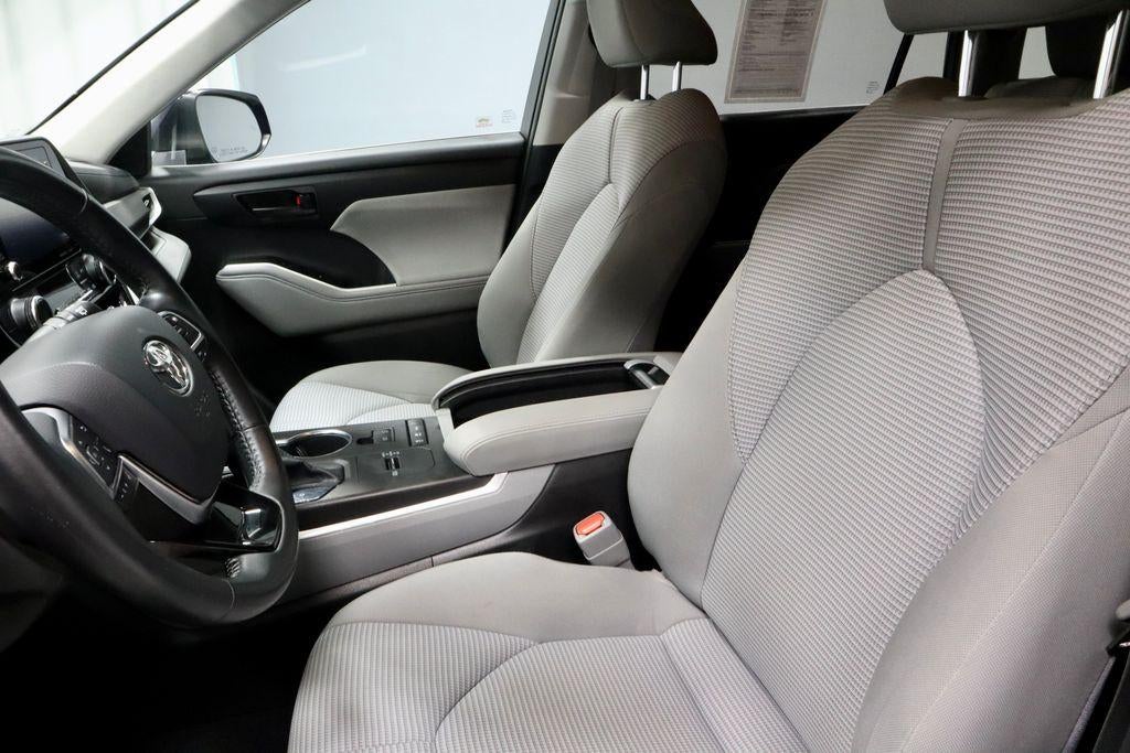 2020 Toyota Highlander LE