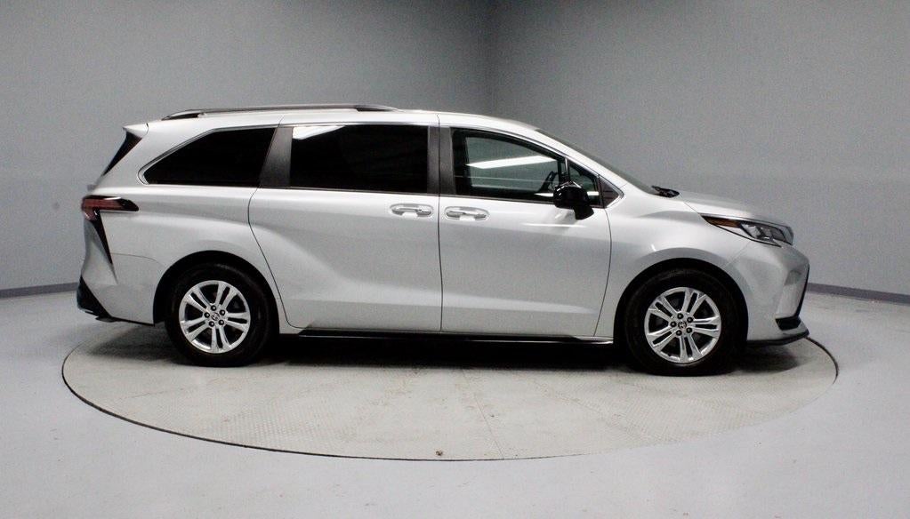 2022 Toyota Sienna XSE