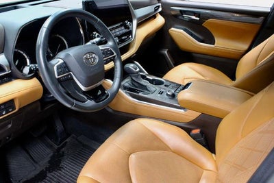 2022 Toyota Highlander Platinum