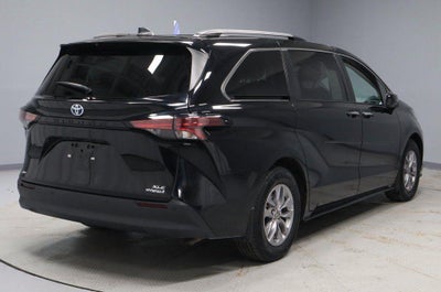 2022 Toyota Sienna XLE