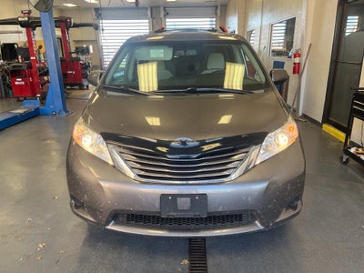 2017 Toyota Sienna LE