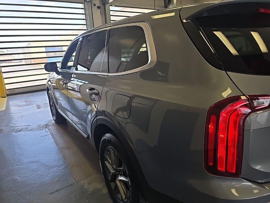 2023 Kia Telluride LX