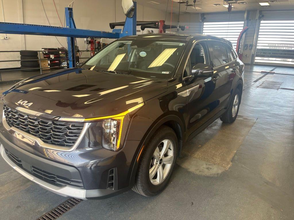2025 Kia Sorento LX