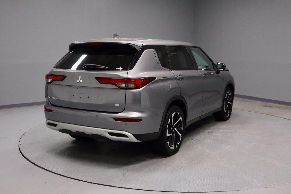 2022 Mitsubishi Outlander SE