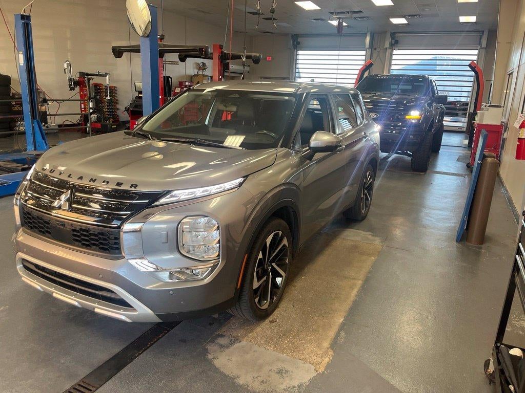 2022 Mitsubishi Outlander SE