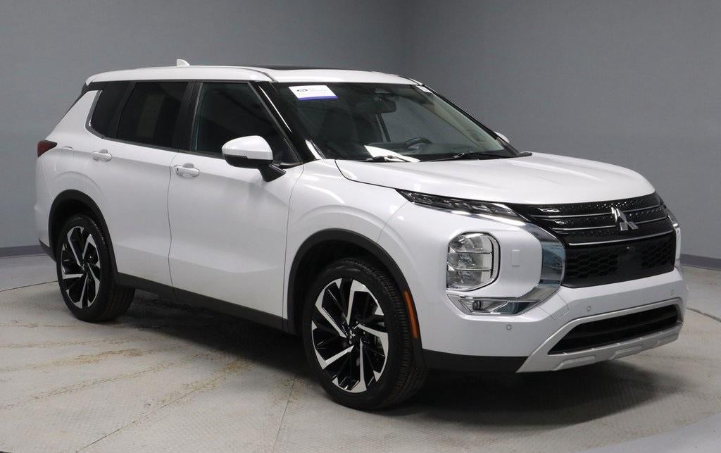 2023 Mitsubishi Outlander SE