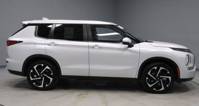 2023 Mitsubishi Outlander SE