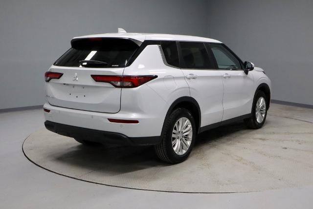 2024 Mitsubishi Outlander ES
