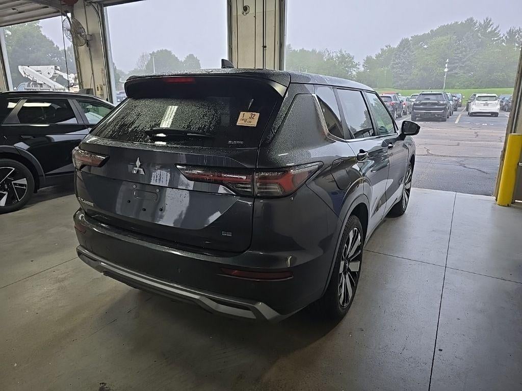 2025 Mitsubishi Outlander SE